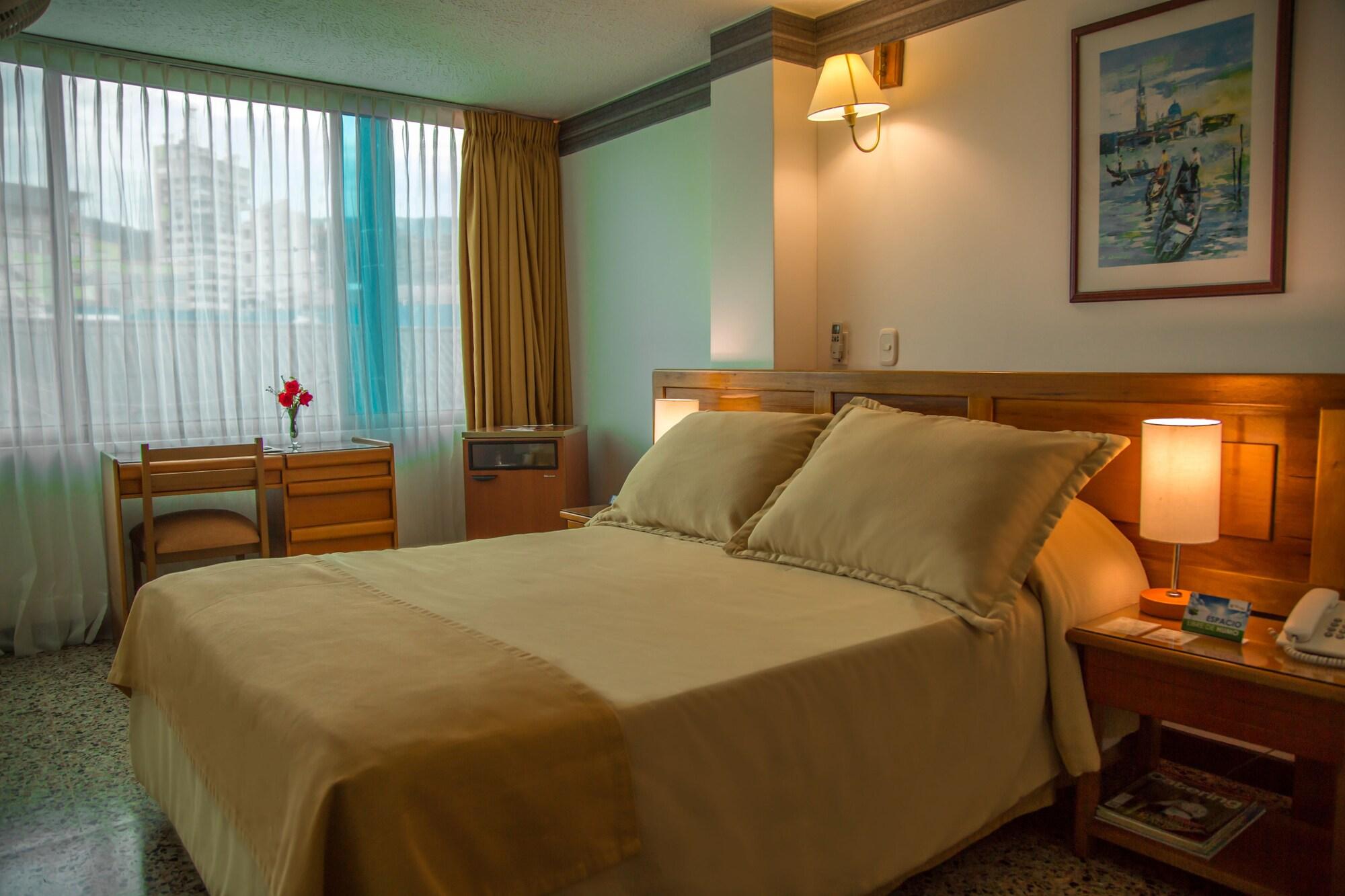 Hotel Villavicencio Plaza מראה חיצוני תמונה