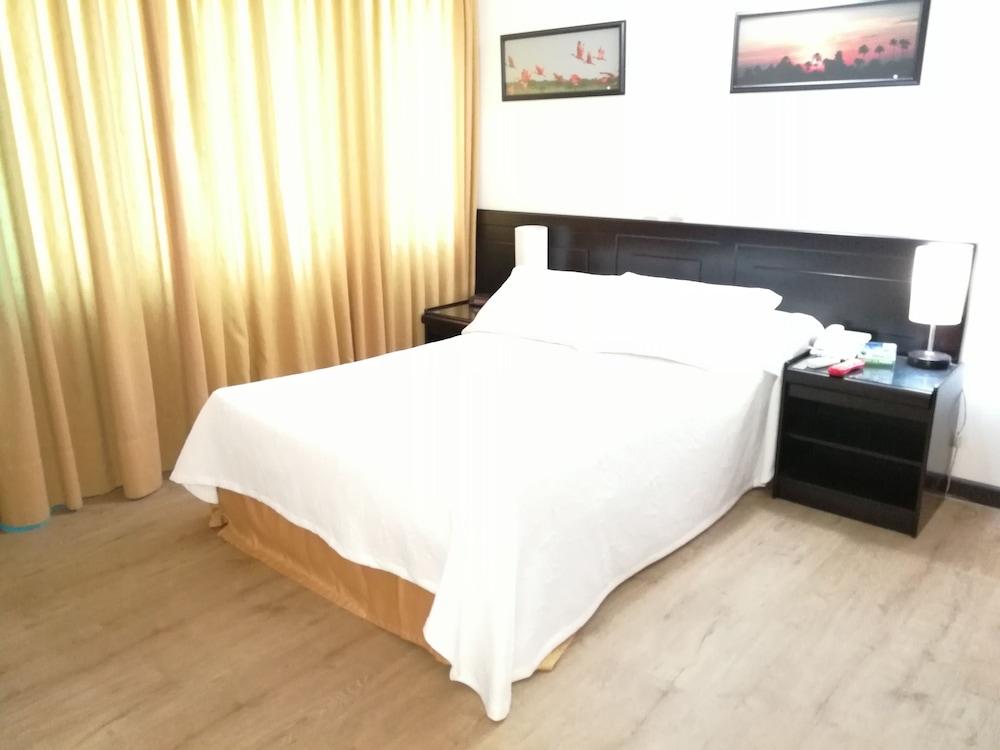 Hotel Villavicencio Plaza מראה חיצוני תמונה
