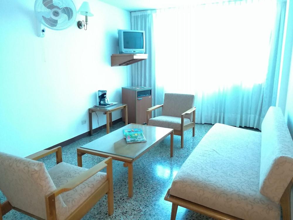 Hotel Villavicencio Plaza מראה חיצוני תמונה