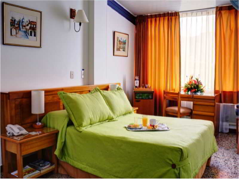 Hotel Villavicencio Plaza מראה חיצוני תמונה