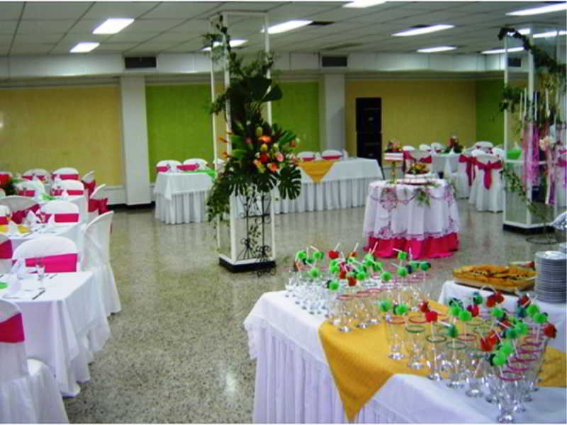 Hotel Villavicencio Plaza מראה חיצוני תמונה