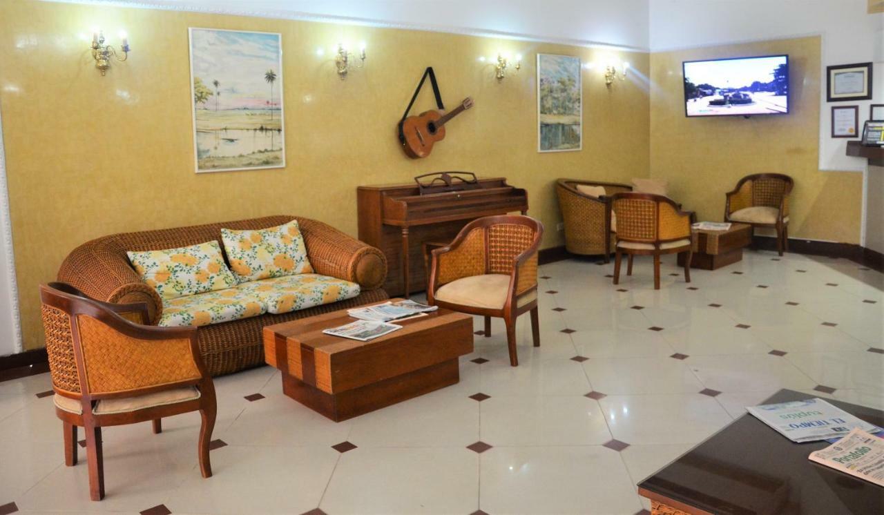 Hotel Villavicencio Plaza מראה חיצוני תמונה