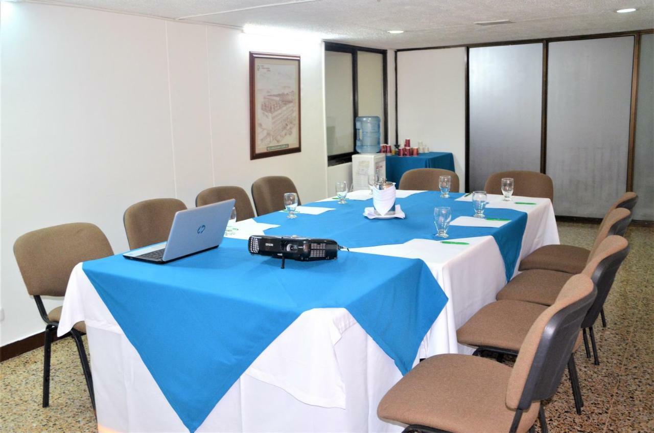 Hotel Villavicencio Plaza מראה חיצוני תמונה