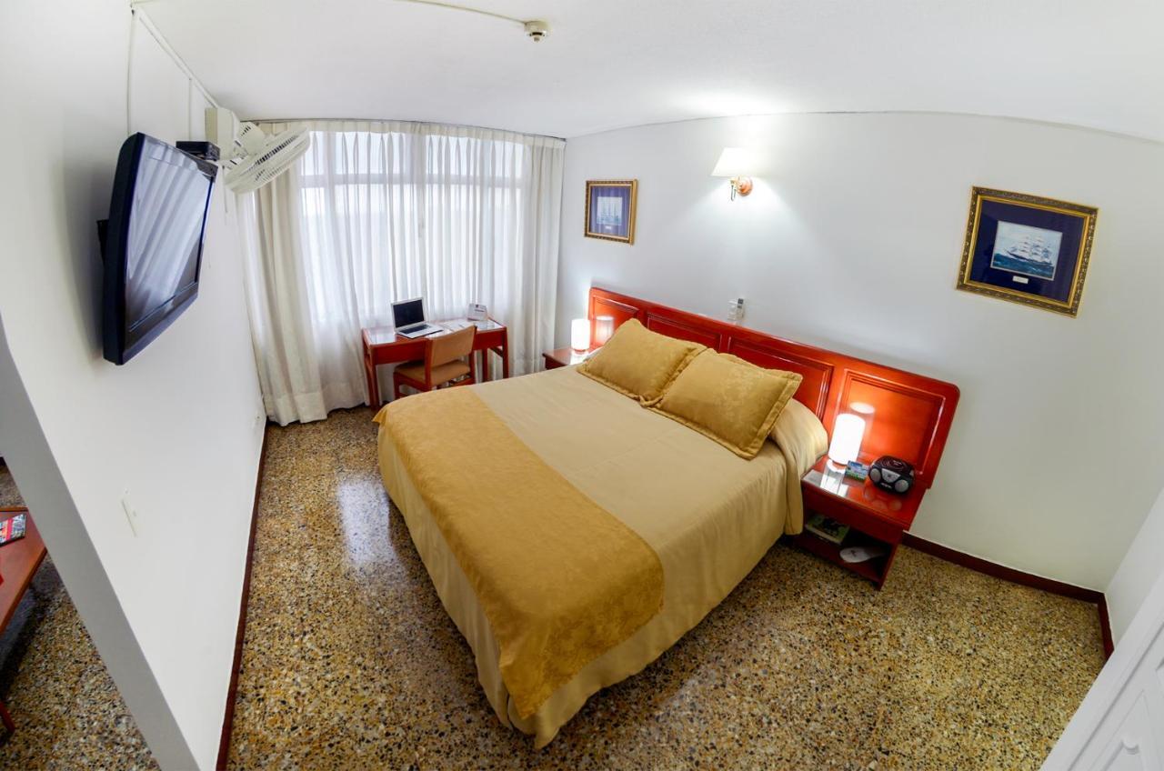 Hotel Villavicencio Plaza מראה חיצוני תמונה