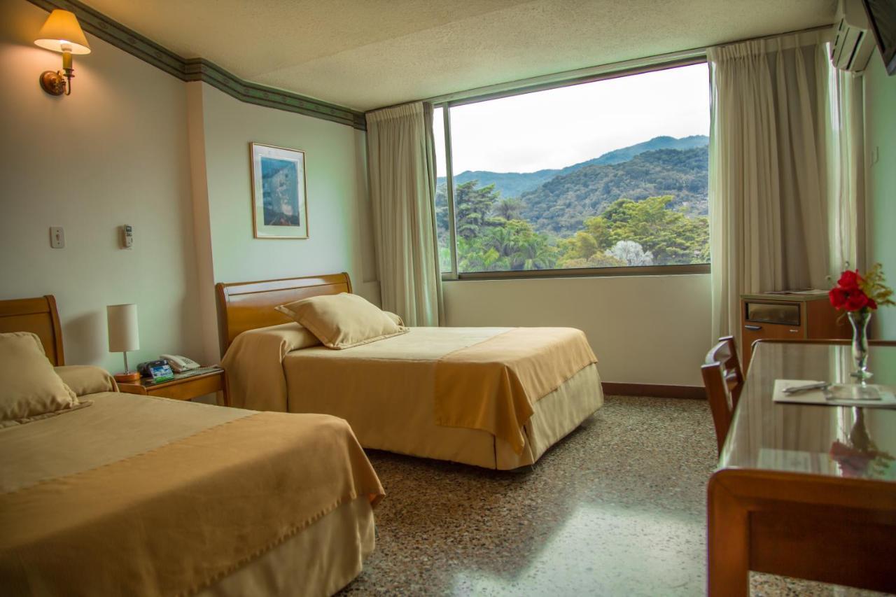 Hotel Villavicencio Plaza מראה חיצוני תמונה